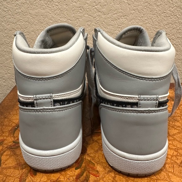 Sneakers - Picture 4 of 6